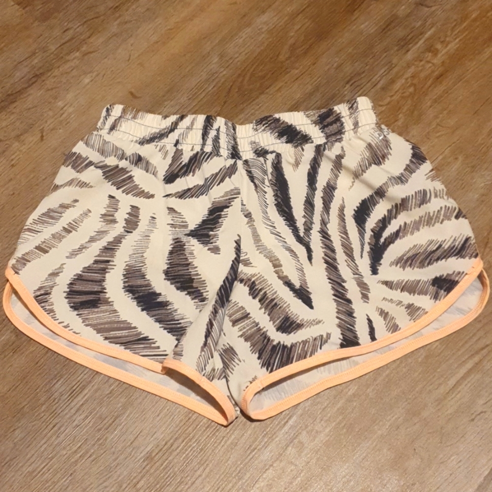 EUC girls athletic shorts, size small 8/9